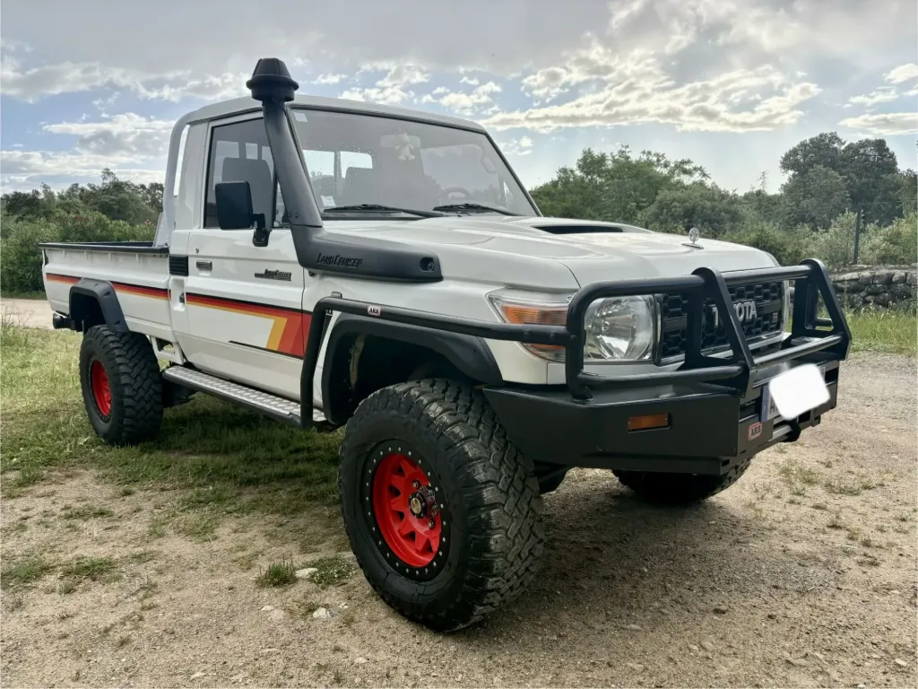 Toyota land cruiser hzj 79