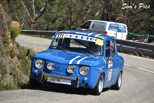[20260401_002] RENAULT 8 Gordini avec PTH