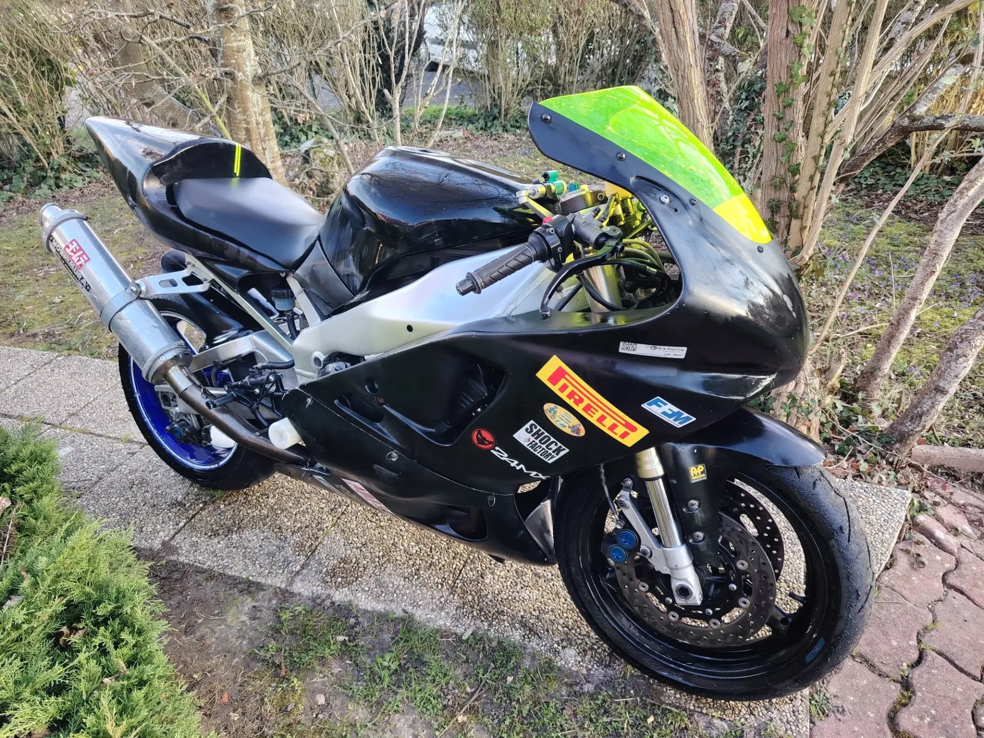 YAMAHA R1 Carbu Piste Année 1999
